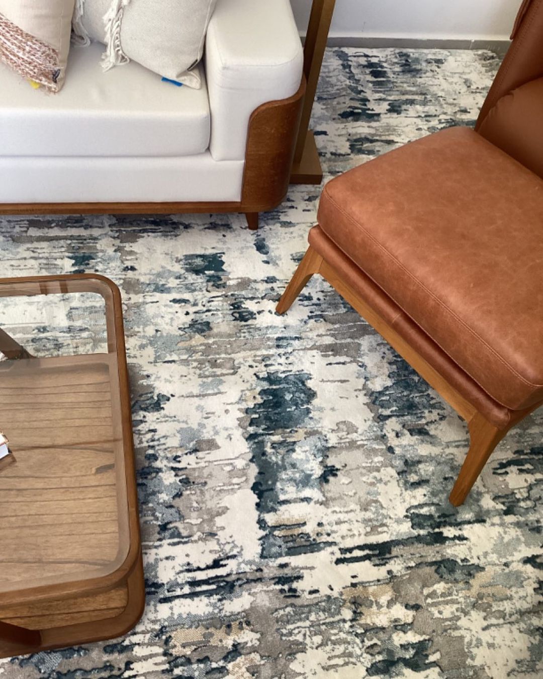 Tapete abstrato moderno em azul, cinza e creme